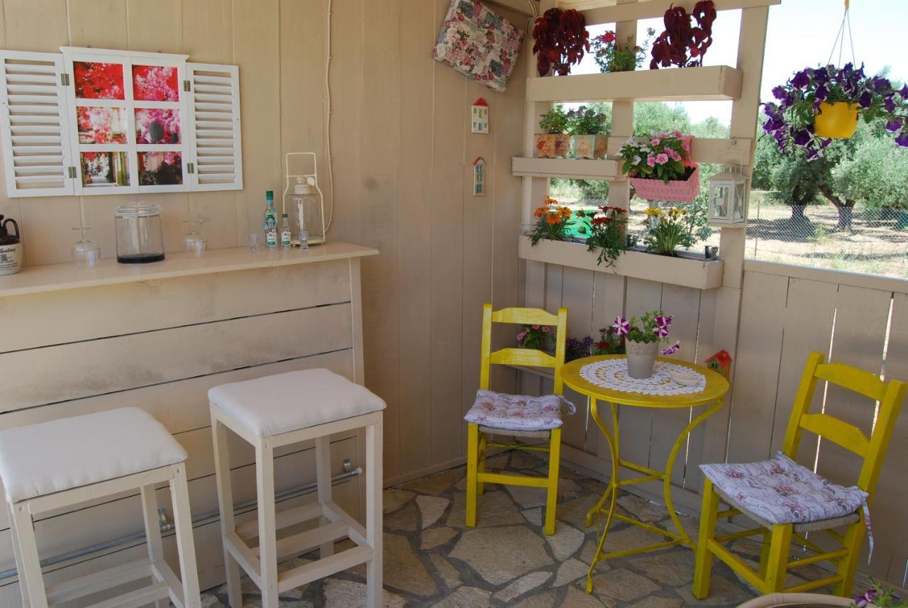Luxury Traditional Room The Small Bookstore Kastro-Kyllini Exterior foto