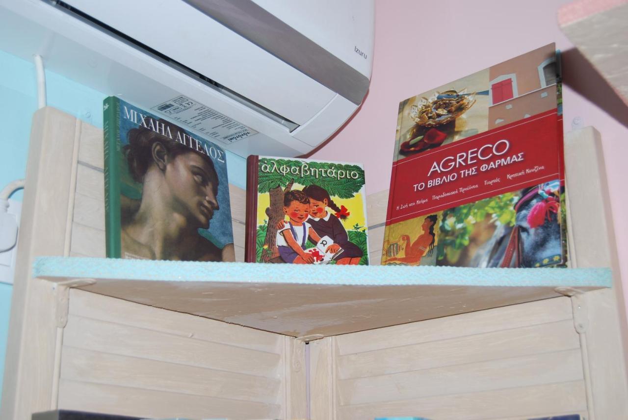 Luxury Traditional Room The Small Bookstore Kastro-Kyllini Exterior foto