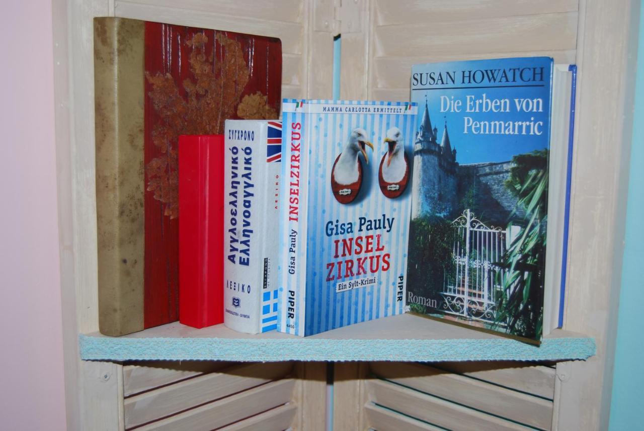 Luxury Traditional Room The Small Bookstore Kastro-Kyllini Exterior foto