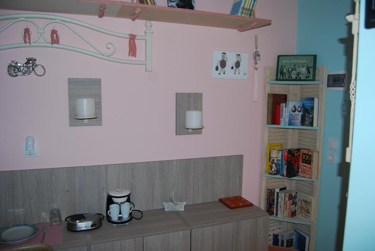 Luxury Traditional Room The Small Bookstore Kastro-Kyllini Exterior foto
