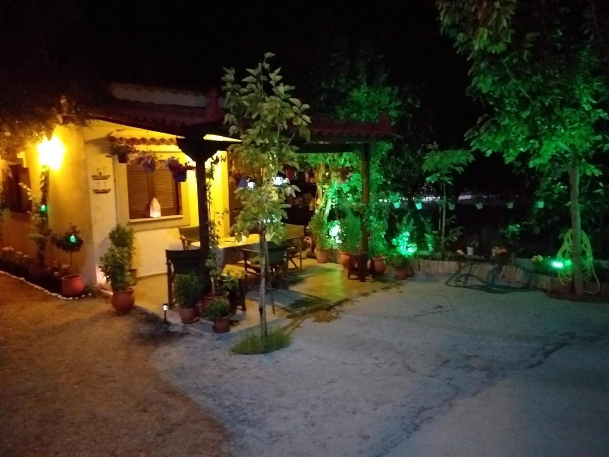 Luxury Traditional Room The Small Bookstore Kastro-Kyllini Exterior foto
